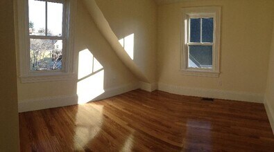 84 Linden St, Unit 2 in Boston, MA - Building Photo - Building Photo
