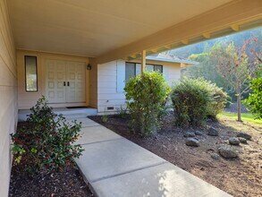 6336 Stone Bridge Rd in Santa Rosa, CA - Building Photo - Building Photo