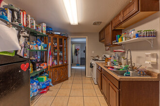 909 S Kenwood Cir in Tempe, AZ - Building Photo - Building Photo