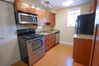 611 Westgate Ave, Unit A in University City, MO - Foto de edificio - Building Photo