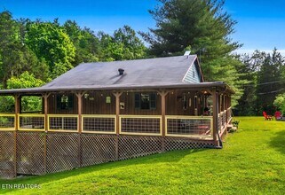 1564 Providence Rd in Pigeon Forge, TN - Foto de edificio - Building Photo