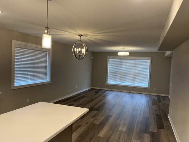 956 19th Ave NE, Unit 3 in Minneapolis, MN - Foto de edificio - Building Photo
