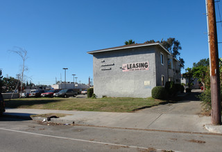 Wakefield Village in Panorama City, CA - Building Photo - Building Photo