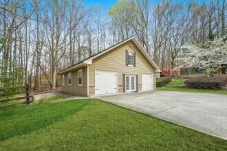 1267 Old Victron School Rd in Hoschton, GA - Building Photo - Building Photo