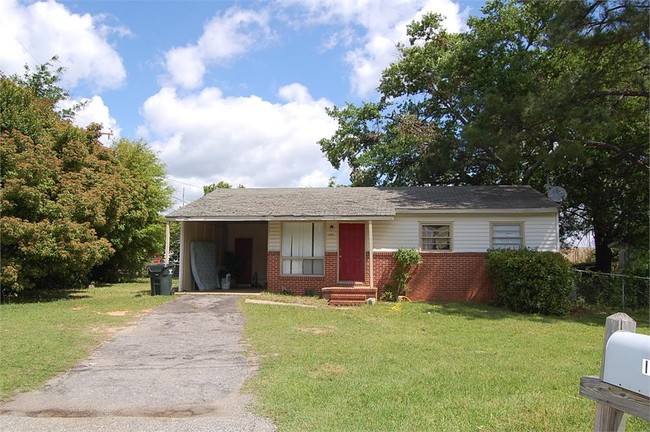 310 Athens St in Warner Robins, GA - Building Photo - Building Photo