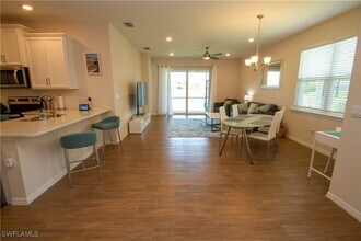 1241 Enbrook Lp in Naples, FL - Building Photo - Building Photo