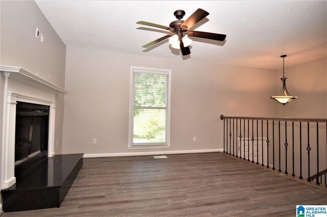 228 Russet Woods Dr in Hoover, AL - Foto de edificio - Building Photo