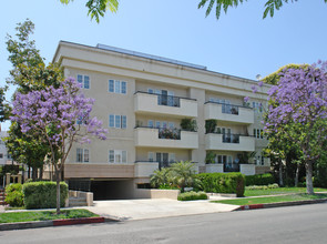 405 N Palm Dr in Beverly Hills, CA - Building Photo - Building Photo