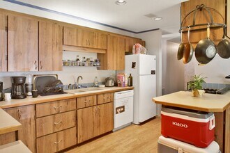 3204 Allen Ave in Bellingham, WA - Building Photo - Building Photo