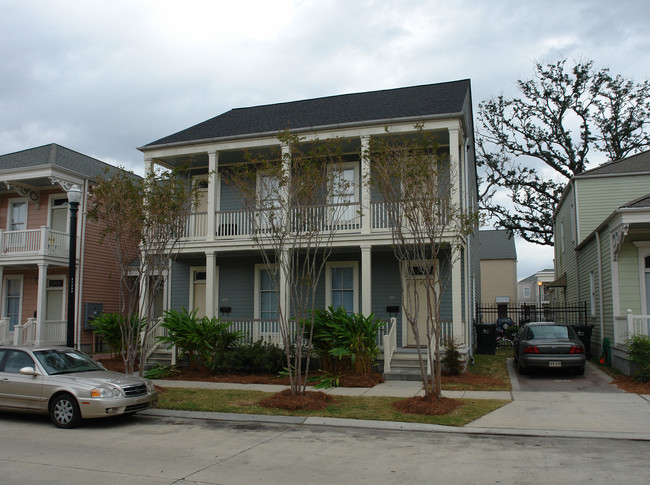 843 Adele Dr in New Orleans, LA - Building Photo - Building Photo