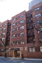 222 E 35th St in New York, NY - Building Photo - Building Photo