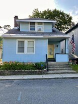 1823 8th St in Rensselaer, NY - Building Photo