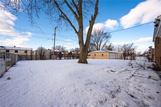 24 Honduras Ln in Cheektowaga, NY - Building Photo - Building Photo