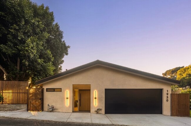 property at 1930 Kemper St