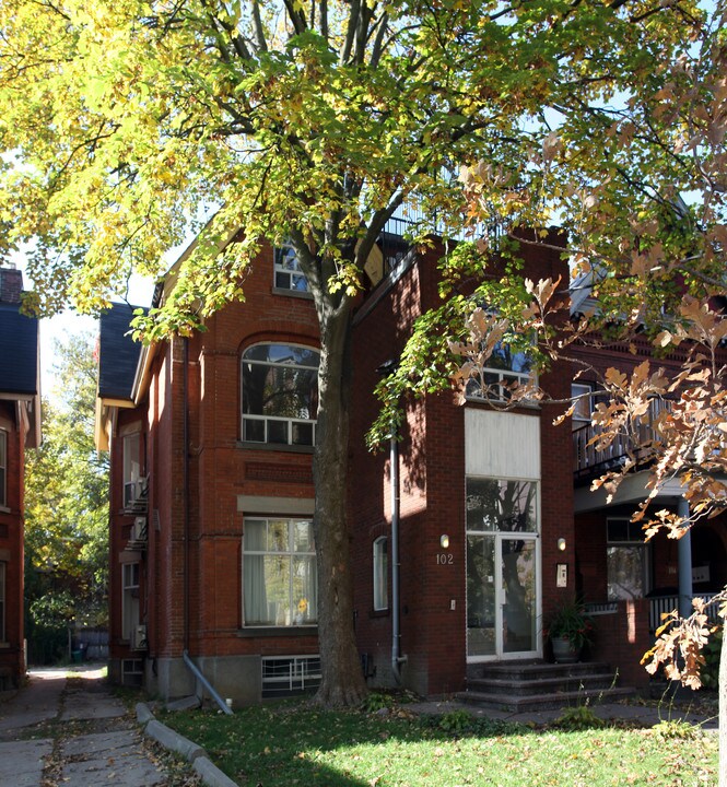 102 Spencer Ave in Toronto, ON - Building Photo