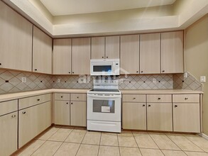 5231 Camberlea Ave in Zephyrhills, FL - Building Photo - Building Photo