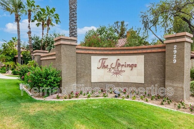 property at 2929 W Yorkshire Dr
