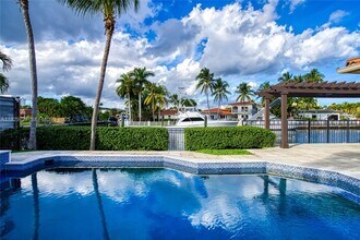 2085 Ixora Rd in North Miami, FL - Building Photo - Building Photo