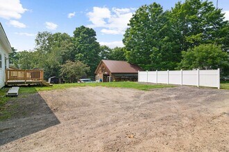 144 Meredith Center Rd in Meredith, NH - Building Photo - Building Photo