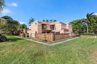 8206 Severn Dr in Boca Raton, FL - Building Photo