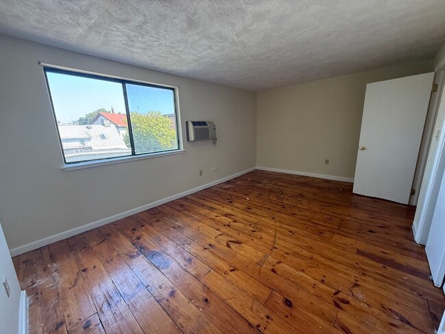 5 Islington Ter, Unit 2 in Boston, MA - Foto de edificio - Building Photo