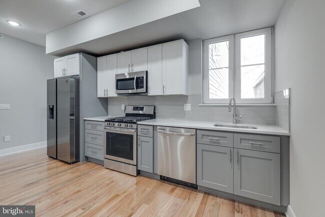 2115 Master St in Philadelphia, PA - Building Photo - Building Photo