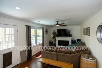 6197 Edwards Dr in Broad Run, VA - Building Photo - Building Photo