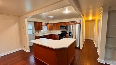 12326 SE 197th Pl in Kent, WA - Building Photo - Building Photo