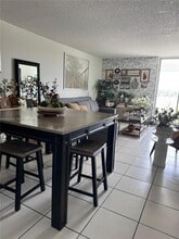 5050 NW 7th St in Miami, FL - Building Photo - Building Photo