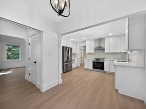 13337 30th Ave NE in Seattle, WA - Building Photo - Building Photo