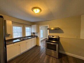 1211 W Bank St in Salisbury, NC - Foto de edificio - Building Photo