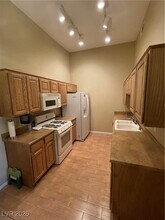 10640 Calico Mountain Ave in Las Vegas, NV - Building Photo - Building Photo