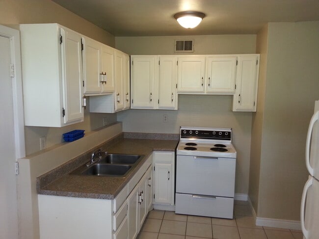 102 Braden Ct, Unit 102 Braden Court in West View, PA - Foto de edificio - Building Photo