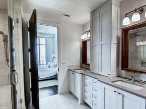 800 W 5th St in Austin, TX - Building Photo - Building Photo