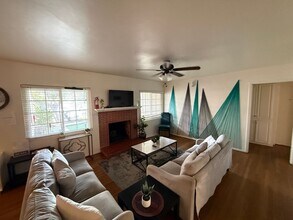 5223-5225 E Falls View Dr in San Diego, CA - Building Photo - Building Photo