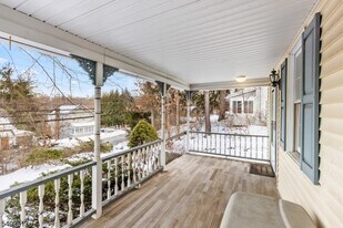 147 Millbrook Ave in Randolph, NJ - Building Photo