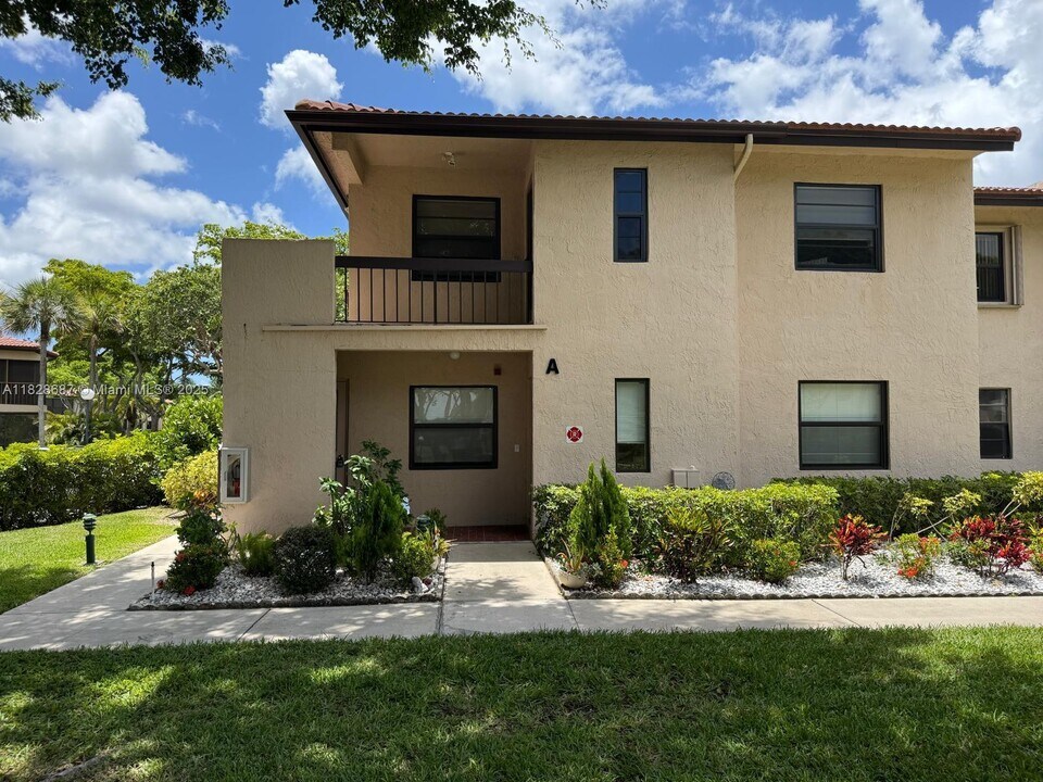 9293 Vista Del Lago in Boca Raton, FL - Foto de edificio