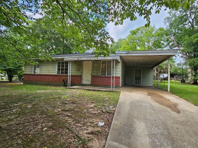 property at 1615 Beverly Ave