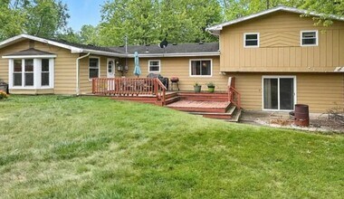 3608 Kirkfield Dr in Fort Wayne, IN - Foto de edificio - Building Photo