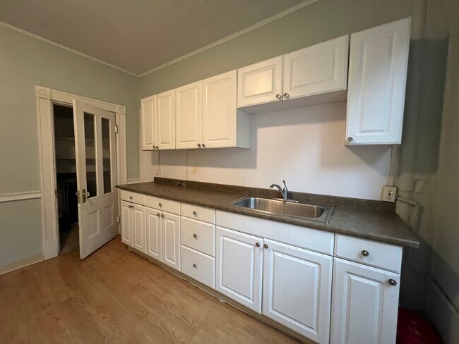 339 Cambridge St, Unit 3