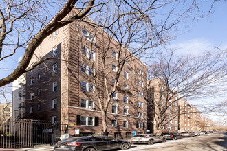 The Turnberry in Jackson Heights, NY - Building Photo - Primary Photo