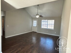 135 Kenny Dr in Hinesville, GA - Building Photo - Building Photo