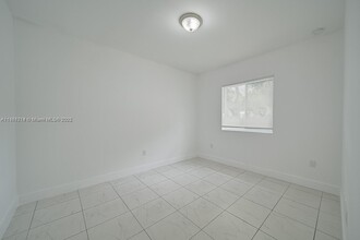 14750 NE 7th Ave in Miami, FL - Building Photo - Building Photo