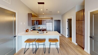 Hyslop at Memorial Village in Grand Forks, ND - Building Photo - Building Photo