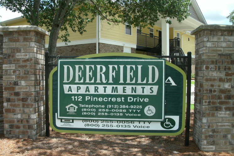 Deerfield Apartments in Douglas, GA - Foto de edificio