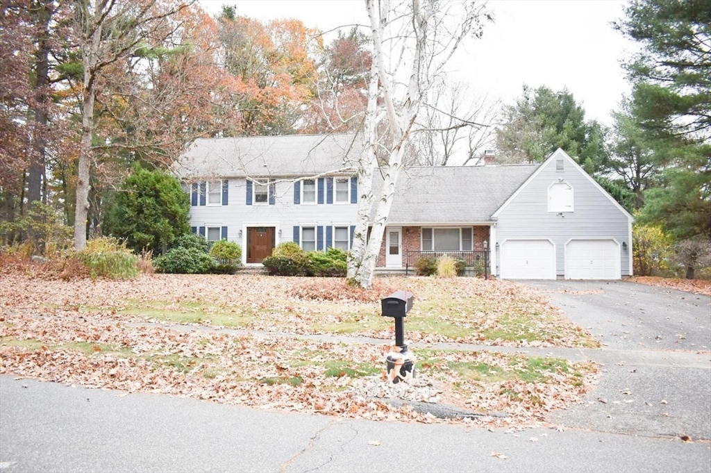 6 Stonegate Cir in Wilbraham, MA - Foto de edificio