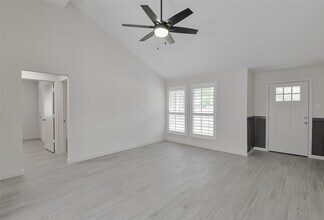2610 Sherwood Hollow Ln in Houston, TX - Building Photo - Building Photo
