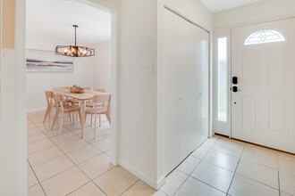 428 Reneau Way in Herndon, VA - Building Photo - Building Photo