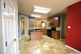 327 Soaring Breeze in San Antonio, TX - Building Photo - Building Photo