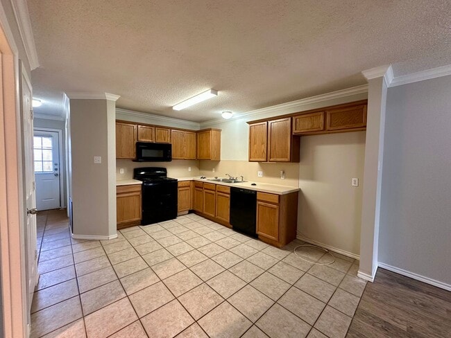 615 N Elkhart Ave in Lubbock, TX - Building Photo - Building Photo